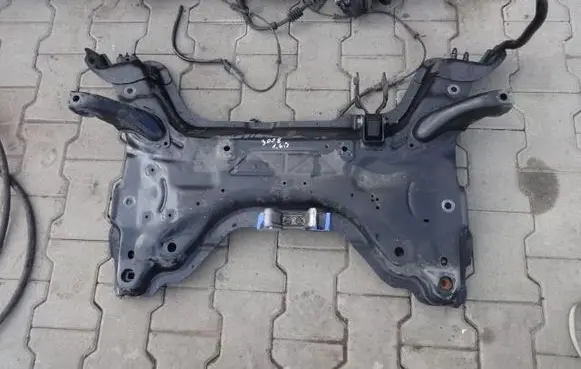 Peugeot 3008 I Front subframe