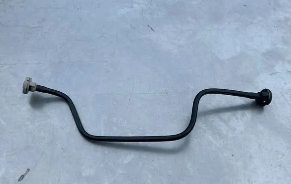 Engine coolant pipe/hose