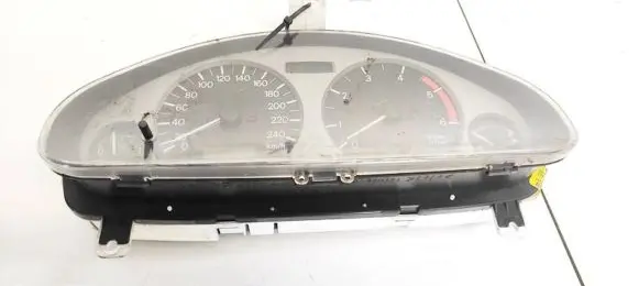 Mitsubishi Carisma Speedometer (instrument cluster) 0P0179001 0P-0179-001