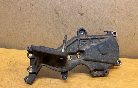 Toyota Corolla E120 E130 Engine mounting bracket