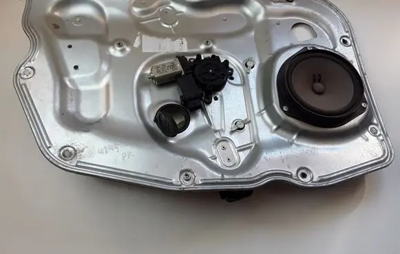 Alfa Romeo Giulietta Front door window regulator with motor 72019003