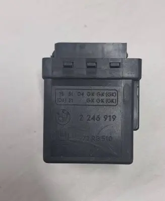 BMW 5 E39 Glow plug pre-heat relay 2246919