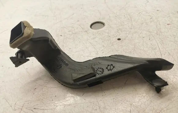 Jeep Grand Cherokee Air intake duct part 101937013BL