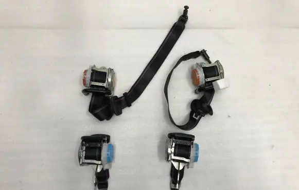 BMW 8 G15 Set of seat belts 