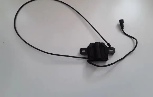 Volvo V60 Engine bonnet (hood) release handle