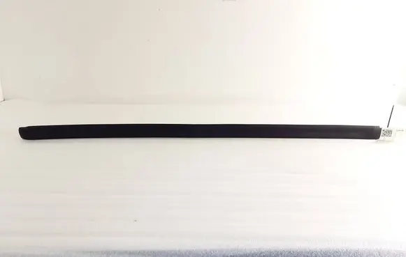 Maserati Levante Rubber seal front door (on door) 670034257 6700342571SX