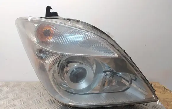 Mercedes-Benz Sprinter W906 Headlight/headlamp 24738200