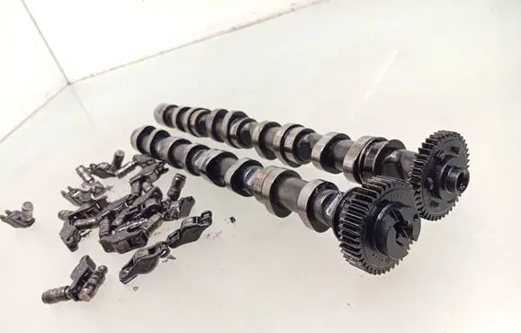Volkswagen Golf VI Camshaft 03L101B 03L102B