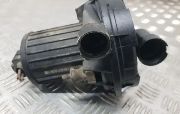Audi A4 S4 B6 8E 8H Secondary air pump 8E0906613D