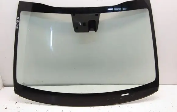 KIA Ceed Front windscreen/windshield window 1525