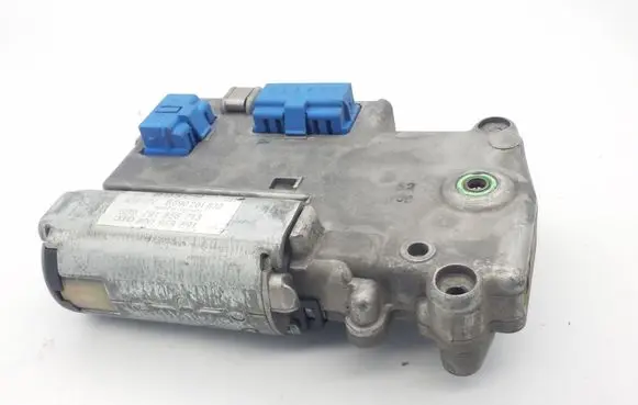 Volkswagen PASSAT B5 Sunroof motor/actuator 8D0959591 0390201632