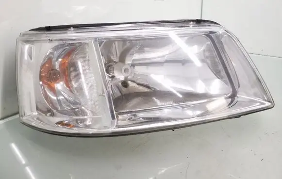 Volkswagen Transporter - Caravelle T5 Headlight/headlamp 7H1941016J 0301191302