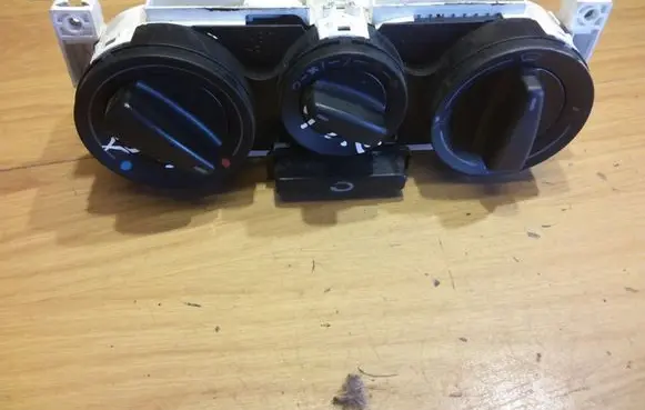 Volkswagen PASSAT B5 Climate control unit 1J0819045G