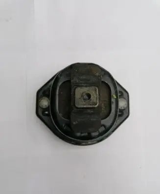 BMW 7 E65 E66 Engine mount bracket