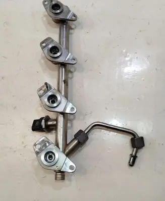 Mercedes-Benz C W205 Fuel pressure sensor A2789050100