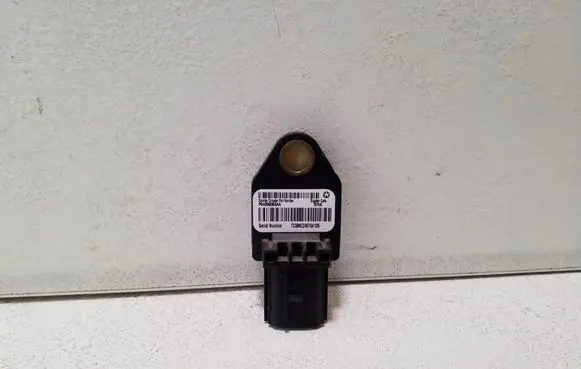 Dodge Nitro Airbag deployment crash/impact sensor 04896065AA