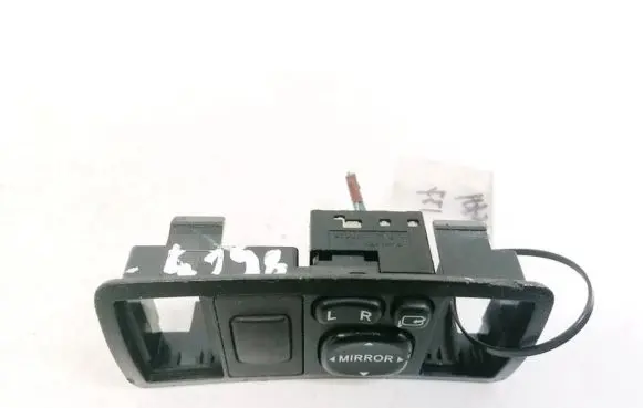 Toyota Avensis T250 Wing mirror switch 183575