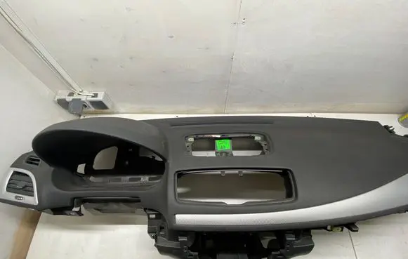 Renault Megane III Dashboard 681000022R