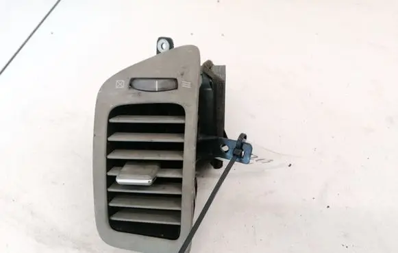 Nissan Primera Dash center air vent grill 8761AV601PJ05 8761AV600PK56