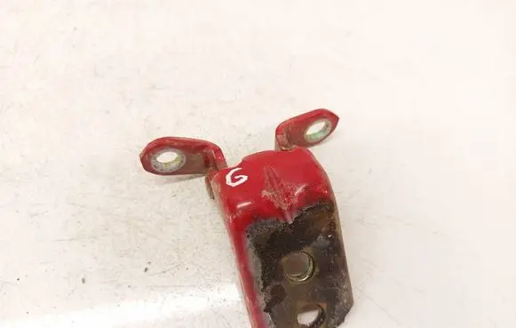 Nissan X-Trail T30 Rear door lower hinge