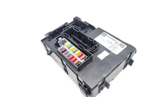Opel Meriva B Fuse module 13349934