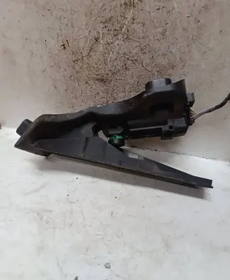 Volkswagen PASSAT B7 Accelerator throttle pedal 1K1723503AA 6PV01049801