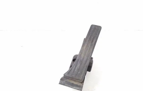 Mercedes-Benz E W212 Accelerator throttle pedal A4513000000