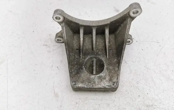 Maserati Ghibli Engine mounting bracket 670004299