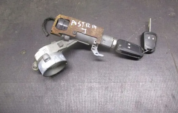 Opel Astra J Ignition lock 22835090