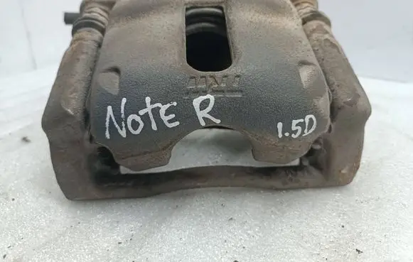 Nissan Note (E11) Front brake caliper 8864D