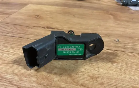 Peugeot 307 CC Air pressure sensor 0261230043 9639381480