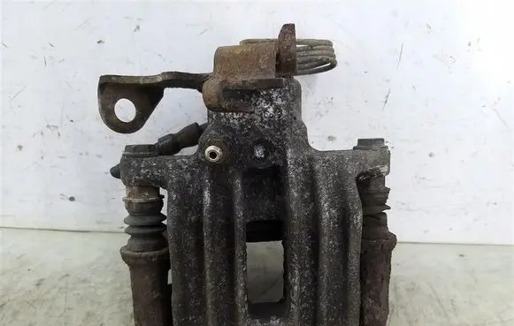 Volkswagen PASSAT B5 Rear brake caliper 