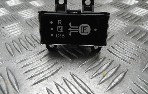 Nissan Leaf II (ZE1) Gear shift selector indicator J8711 T7914