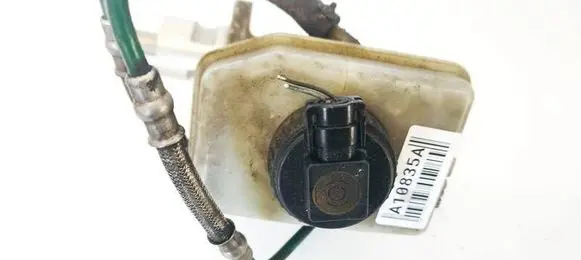 Saab 9-5 Brake fluid reservoir 