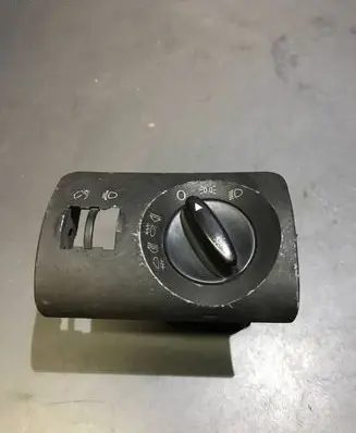 Volkswagen Golf IV Light switch 4B1941531B 04052402 11BK1048