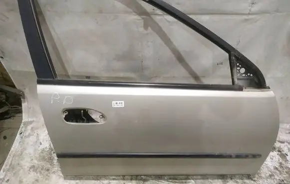 Mazda 323 Front door RUDOS
