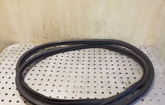 Volkswagen Touran I Rear door rubber seal (on body) 1T0867913K