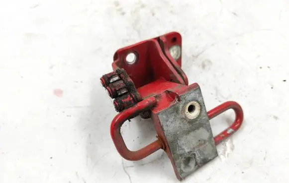 Audi A3 S3 8P Front door lower hinge 8E0831411E