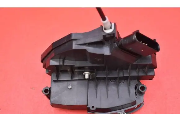 Volvo V60 Front door lock 31301739