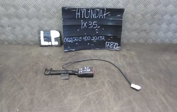 Hyundai ix35 Front seatbelt buckle 1K0688394