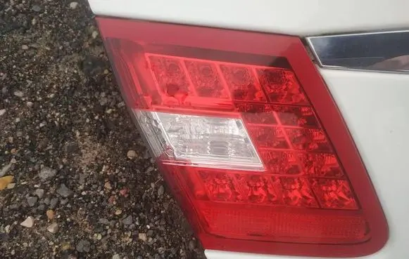 Tailgate rear/tail lights