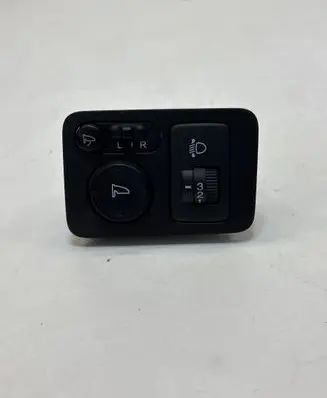 Wing mirror switch