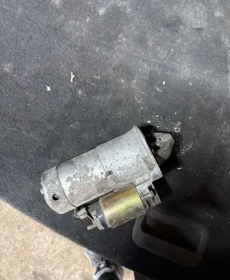 Opel Insignia A Starter motor 55353857