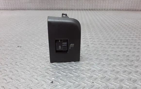 Volkswagen Phaeton Seat heating switch 3D0963563A