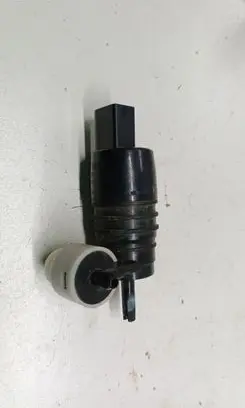 BMW X2 F39 Windscreen/windshield washer pump 7388349
