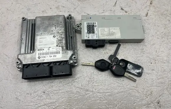 BMW 5 E60 E61 Engine control unit/module 7794650 1039S04709 0281011120