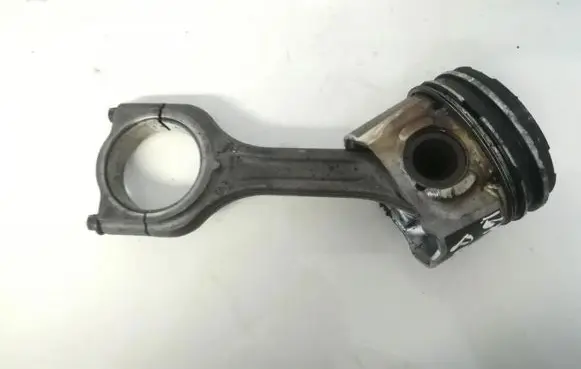 Peugeot 308 Piston with connecting rod