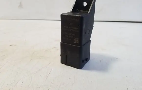 Ford Galaxy Glow plug pre-heat relay 9803299780 51299058A