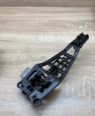 Opel Astra H Rear door exterior handle/bracket 