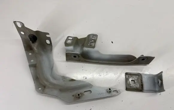 Volkswagen Tiguan Allspace Fender mounting bracket 5NA809471 5NA821184 5NA821136C